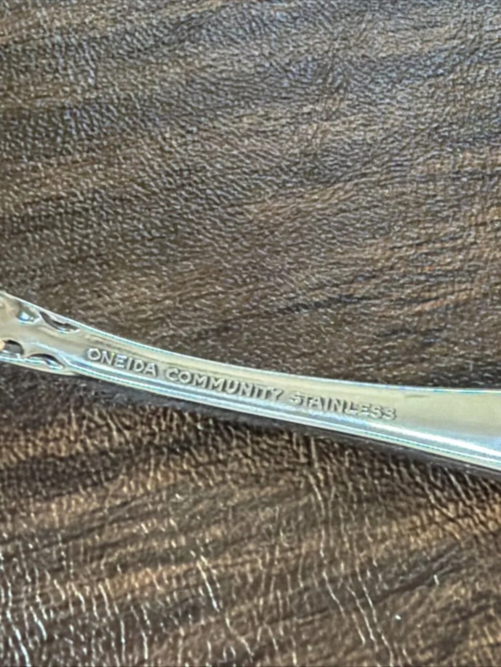 Set of 2 Oneida Community Chatelaine Stainless Pie Cake Servers Flatware 9.5